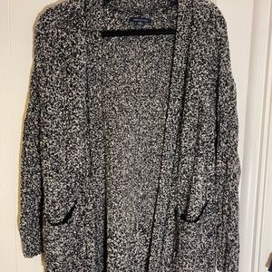 American Eagle Black and white knitted cardigan